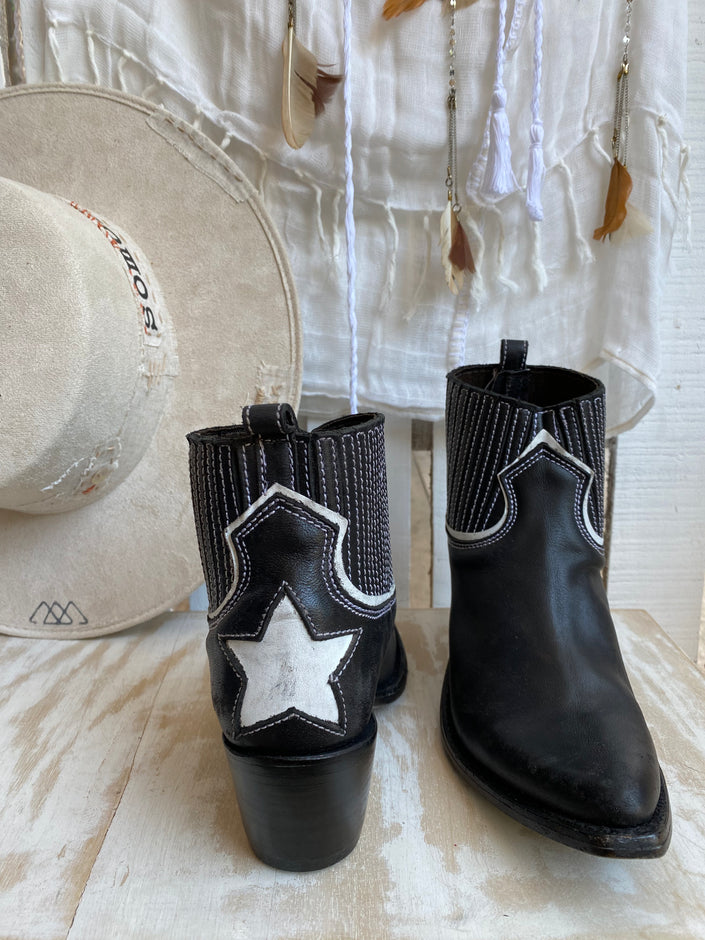 Rebecca Boots
